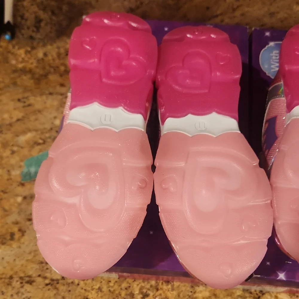 DISNEY PRINCESS LIGHT-UP Sneakers.  NEW In Box! Tiana Arial Cinderella & Jasmine
